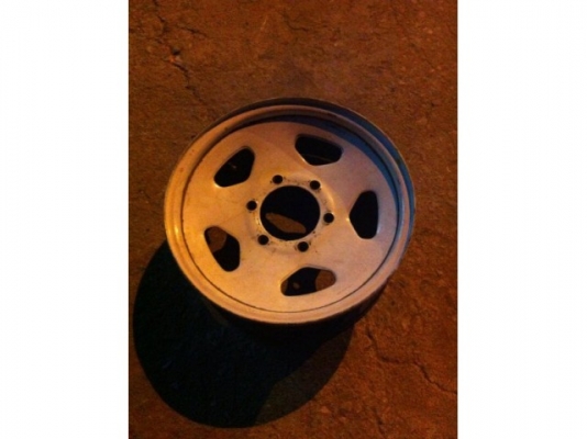 ล้ออะไหล่ 6 รู สีขาวรูปดาว VRS import aiuto part ล้ออะไหล่ 6 รู สีขาวรูปดาว VRS import aiuto part