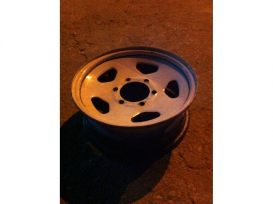 ล้ออะไหล่ 6 รู สีขาวรูปดาว VRS import aiuto part