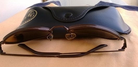 แว่นกันแดด Ray Ban  Made in italy