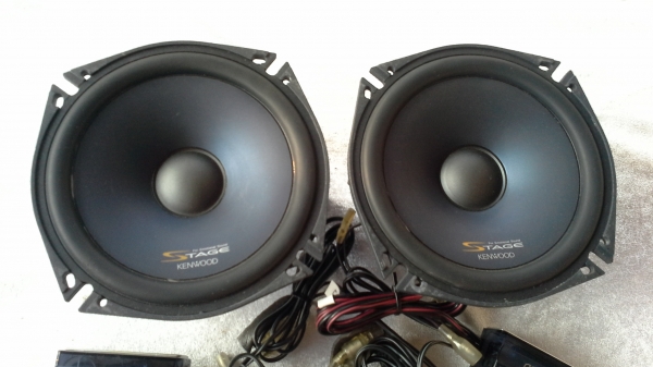 Kenwood ชุดแยกชิ้น เบส กลาง แหลม ลำโพงเสียงกลาง 6.5" 180W Kenwood ชุดแยกชิ้น เบส กลาง แหลม ลำโพงเสียงกลาง 6.5" 180W