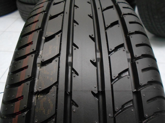 ขายยาง Yokohama db 185/60/15 ปี 13 ถอดป้ายแดง เส้นสี ตุ่มครบ 1 ชุด/ใส่-ถ่วงฟรีค่ะ