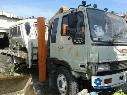 ขายรถ 6 ล้อพื้นเรียบใหญ่ติดเครน HINO FF 195 แรงม้า ติดเครน TANADO 4 ตัน กระบะยาว 6 เมตร ราคา 700000