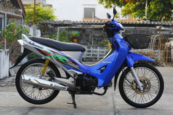 Wave 125R ปี49 สีน้ำเงิน หล่อๆ เดิมๆ Wave 125R ปี49 สีน้ำเงิน หล่อๆ เดิมๆ