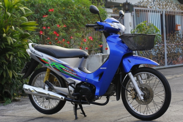 Wave 125R ปี49 สีน้ำเงิน หล่อๆ เดิมๆ Wave 125R ปี49 สีน้ำเงิน หล่อๆ เดิมๆ