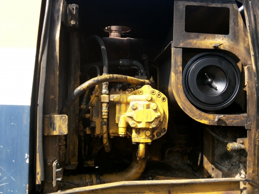 ขาย แบคโฮ KOMATSU  PC200-5 สถาพสวย