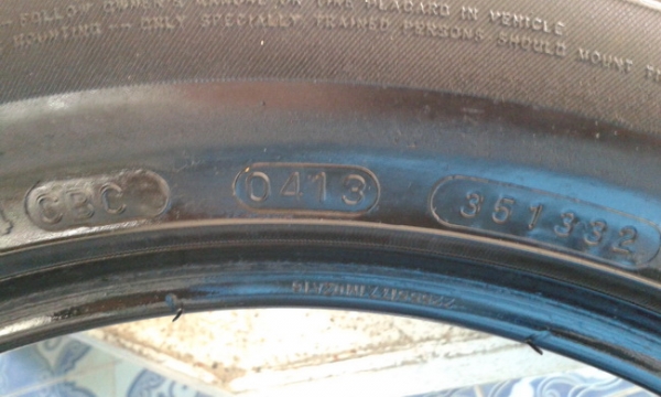 ขายยาง maxxis ma-z1 225/55ZR17 มือ 2 แต่ปีใหม่ ใช้น้อย