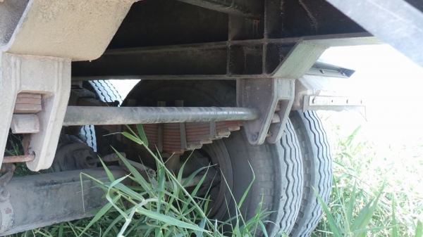 ขายหางพื้นเรียบ 3 เพลาตามสภาพไม่มีล้อไม่ให้เล่ม