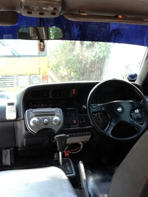 รถตู้หัวจรวดรับ-ส่งนักเรียน  Super Custom