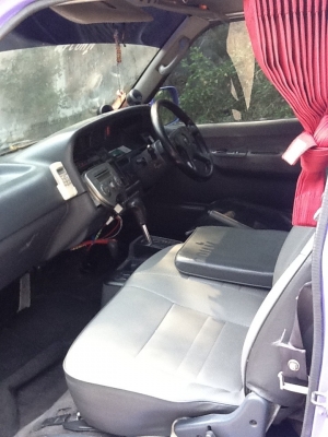 รถตู้หัวจรวดรับ-ส่งนักเรียน  Super Custom