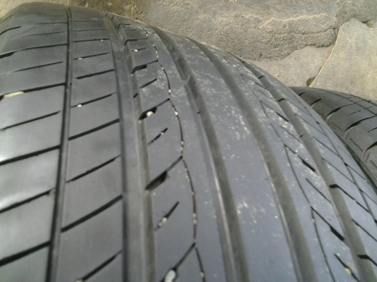 ยาง yogo 215/55/17