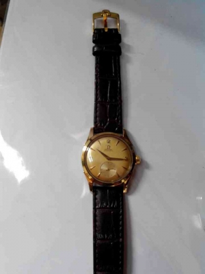 โอเมก้า สองเข็มครึ่ง ออโต้ครึ่งรอบ ทองแปะ สภาพเดิม สวยพร้อมใช้งานครับ