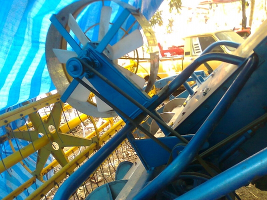 รถเกี่ยวข้าวเกษตร ไวไฟจอมพลัง เครื่อง 225 แรงม้า รถออกห้างมีทะเบียนครบ