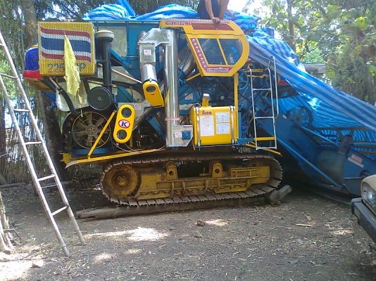 รถเกี่ยวข้าวเกษตร ไวไฟจอมพลัง เครื่อง 225 แรงม้า รถออกห้างมีทะเบียนครบ