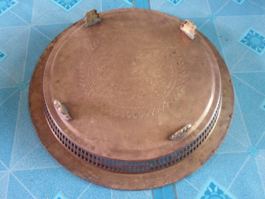 ถาดทองเหลือง ลายเทพพนม 3 ใบ 3,600  จัดส่งให้ได้