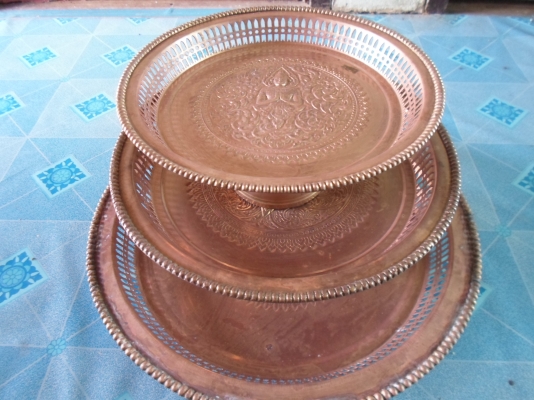 ถาดทองเหลือง ลายเทพพนม 3 ใบ 3,600  จัดส่งให้ได้