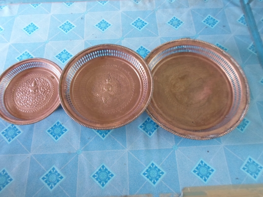 ถาดทองเหลือง ลายเทพพนม 3 ใบ 3,600  จัดส่งให้ได้