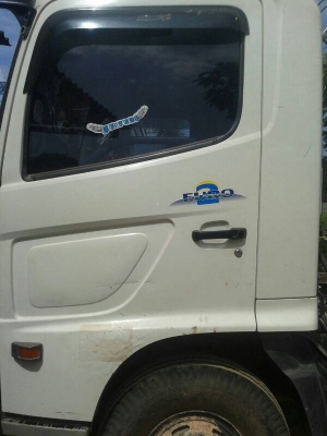 รถฮีโน่ 6 ล้อดั้ม FC4J  150 แรงม้า ปี 48  ( รถวิ่ง 15x,xxx กม. )  สนใจติดต่อ 081 - 6079515