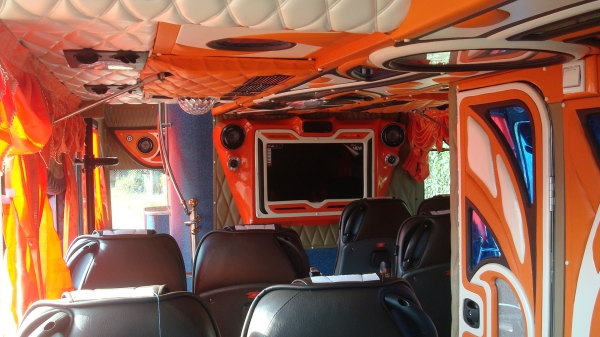 ด่วน.ขายหรือตีเทรินรถบัส8ล้อต่อใหม่081-6002998 ด่วน.ขายหรือตีเทรินรถบัส8ล้อต่อใหม่081-6002998