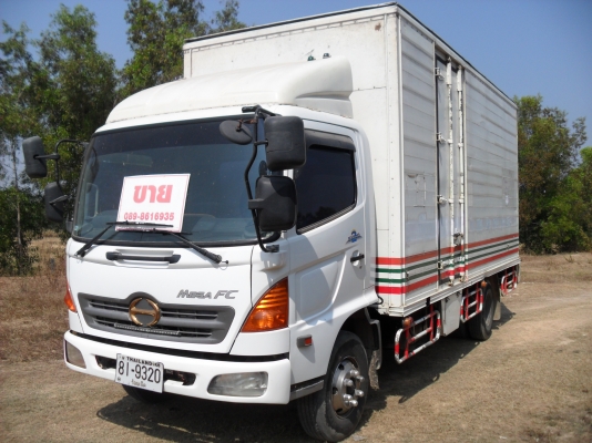 รถบรรทุก 6 ล้อกลาง