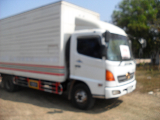 รถบรรทุก 6 ล้อกลาง