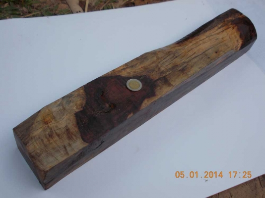 ขายไม้พะยูง 1 ท่อนขนาด 6 x 8.5 ซม.  ยาว 53 ซม. ครับ