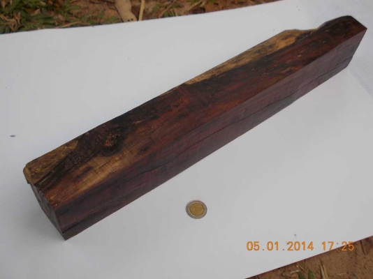 ขายไม้พะยูง 1 ท่อนขนาด 6 x 8.5 ซม.  ยาว 53 ซม. ครับ