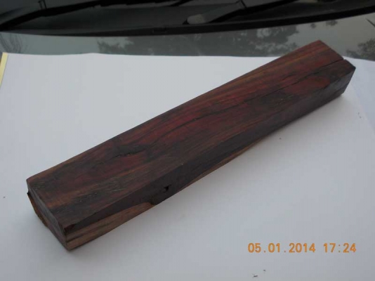 ขายไม้พะยูง 1 ท่อนขนาด 6 x 8.5 ซม.  ยาว 53 ซม. ครับ