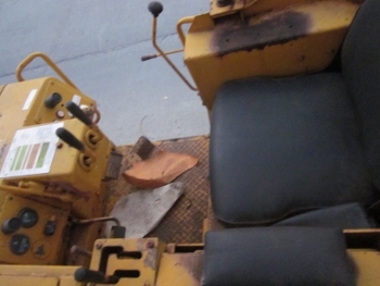 ขาย- dumper รถบรรทุกตีนตะขาบ ดั๊มเปอร์ KOMATSU CD40C-1 ติดเครน 3 ตัน ยกดั๊ม พร้อมใช้งาน ขาย- dumper รถบรรทุกตีนตะขาบ ดั๊มเปอร์ KOMATSU CD40C-1 ติดเครน 3 ตัน ยกดั๊ม พร้อมใช้งาน