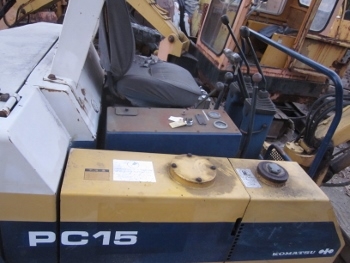 ขาย- รถขุด รถแบคโฮ ขนาดเล็ก KOMATSU PC 15 -2 เครื่องดีเซล 3 สูบ เครื่องไว ทำงานคล่อง ขาย- รถขุด รถแบคโฮ ขนาดเล็ก KOMATSU PC 15 -2 เครื่องดีเซล 3 สูบ เครื่องไว ทำงานคล่อง
