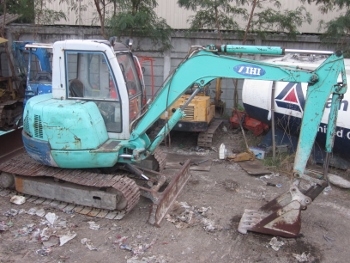 ขาย- รถขุด รถแบคโฮ ขนาดเล็ก IHI: 40JX (4LC1-104201) พร้อมตู้เก๋ง เครื่อง 4 สูบ