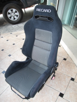 ขายเบาะ&quot; RECARO &quot; พร้อมขา&quot;RECARO&quot; ลง BMW E36 ได้เลย สวย