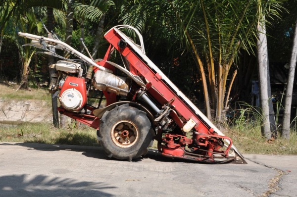 ขายรถเกี่ยวเดิมตาม KUBOTA สภาพสวยเดิมจากญี่ปุ่นยังไม่เคยใช้งานในไทย16,500เท่านั้น