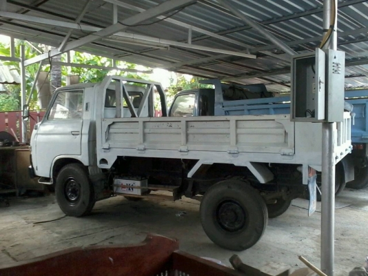 สี่ล้อกลางดั้ฟ สี่ล้อกลางดั้ฟ