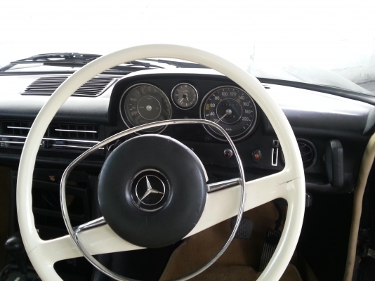 ขาย mercedes benz w115 limousine ขาย mercedes benz w115 limousine