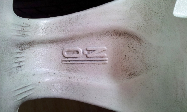 แม็กแท้ OZ ติดยาง ขอบ 15 4รู100