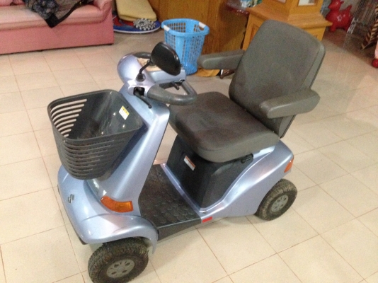 ขายรถไฟฟ้าผู้สูงอายุหรือผู้ป่วยทางกายภาพ