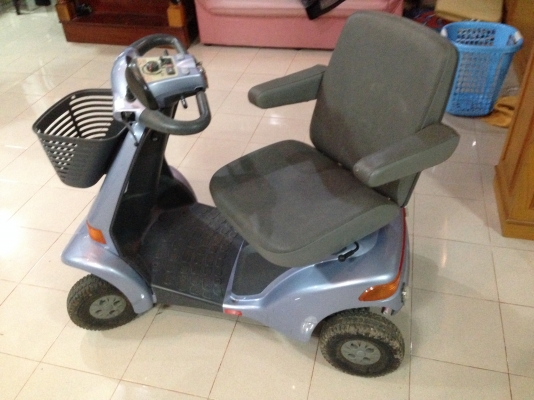 ขายรถไฟฟ้าผู้สูงอายุหรือผู้ป่วยทางกายภาพ