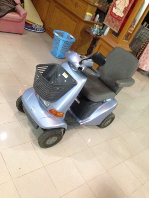 ขายรถไฟฟ้าผู้สูงอายุหรือผู้ป่วยทางกายภาพ