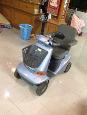 ขายรถไฟฟ้าผู้สูงอายุหรือผู้ป่วยทางกายภาพ