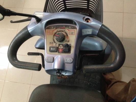 ขายรถไฟฟ้าผู้สูงอายุหรือผู้ป่วยทางกายภาพ