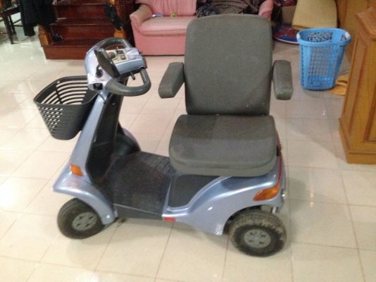 ขายรถไฟฟ้าผู้สูงอายุหรือผู้ป่วยทางกายภาพ