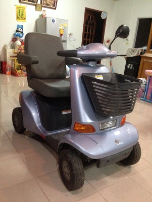 ขายรถไฟฟ้าผู้สูงอายุหรือผู้ป่วยทางกายภาพ