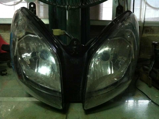 ขายไปแล้วครับ ขอขอบคุณผู้ซื้อที่ขับรถมาีรับถึง หมู่บ้านชวนชม พุทธมลฑล สาย 8 เป็นอย่างสูงครับ โคมไฟหน้า นูโว MX 115 แท้ติดรถ ราคาพร้อมส่งพัสดุ มารับเองลดได้ครับ