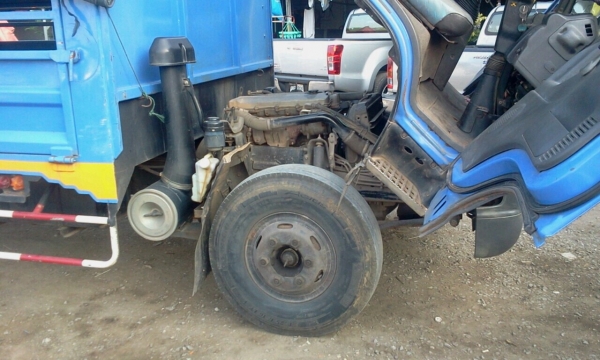 ขาย NQR ปี 47 ยาว 5 เมตร ขาย NQR ปี 47 ยาว 5 เมตร