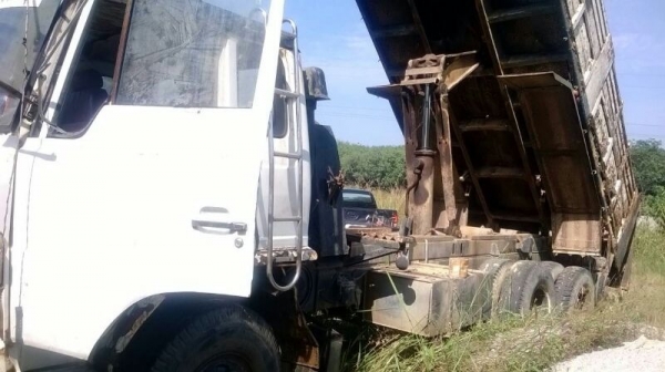 รถฮีโน่ 10 ล้อดั้ม F18   187 แรงม้า. สนใจติดต่อ 081 - 6079515