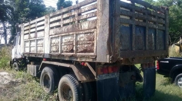 รถฮีโน่ 10 ล้อดั้ม F18   187 แรงม้า. สนใจติดต่อ 081 - 6079515