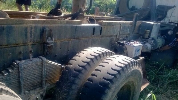 รถฮีโน่ 10 ล้อดั้ม F18   187 แรงม้า. สนใจติดต่อ 081 - 6079515