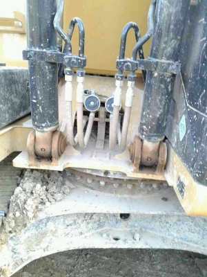 รถแบคโฮ CAT  312D  ( รถทำงาน 1,3xx ซม. )  สนใจติดต่อ 081 - 6079515