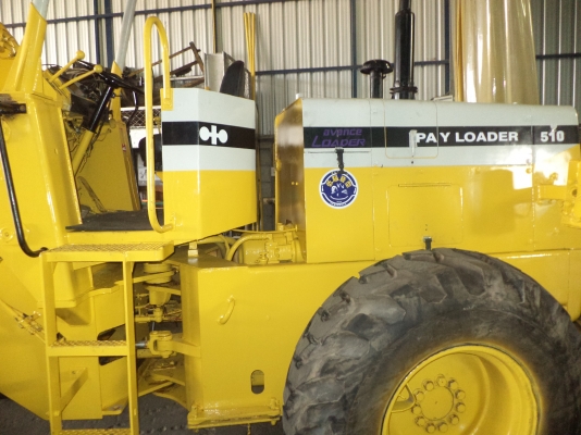 510-17015รถตักKOMATSUตอนนี้รถจอดที่(CSนวนคร)ครับ