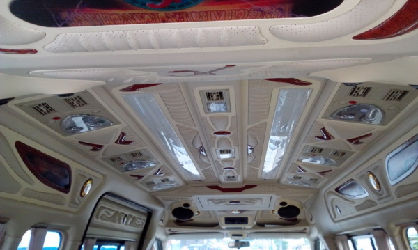 ขายรถตู้ TOYOTA HIACE COMMUTER D4D 2.5 MT ปี 2010 แต่ง VIP สุดๆ ขายรถตู้ TOYOTA HIACE COMMUTER D4D 2.5 MT ปี 2010 แต่ง VIP สุดๆ